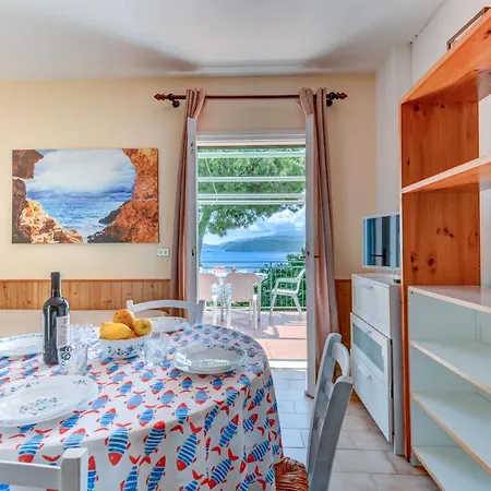 Residenza Le Nereidi カポリーヴェリ